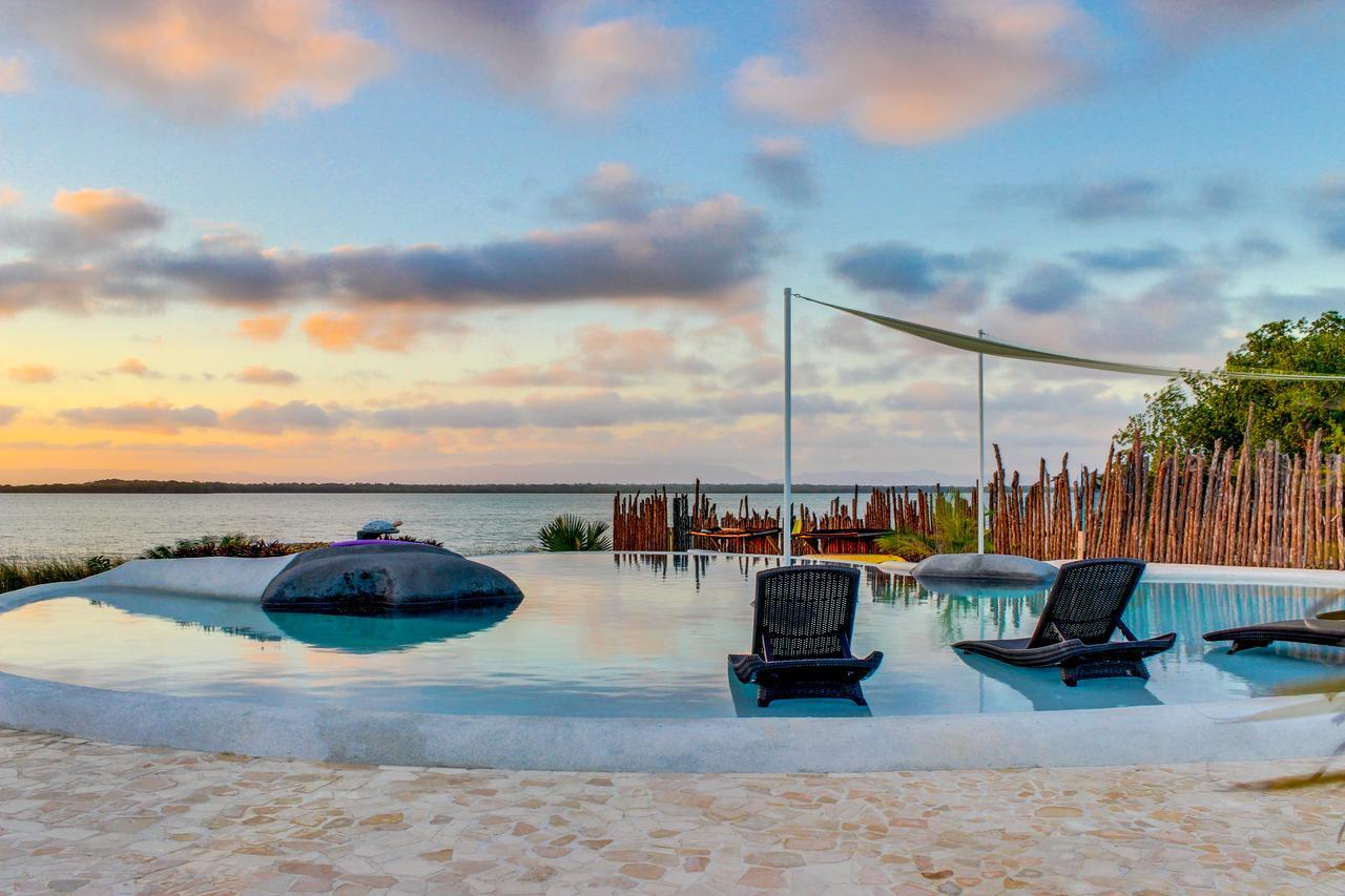 Swan Villas Maya Beach ภายนอก รูปภาพ